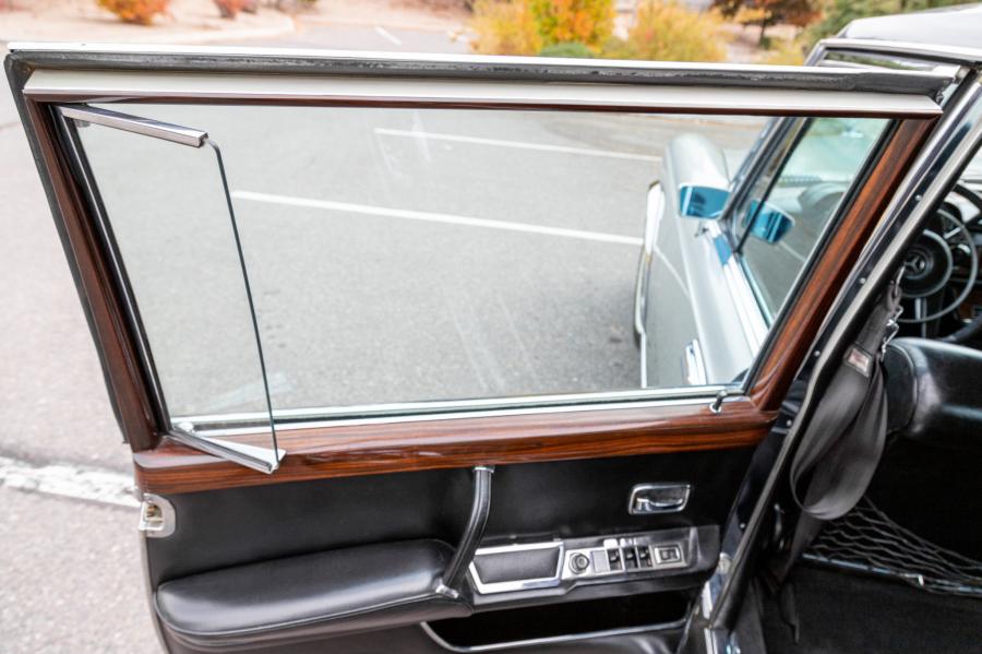 Детали интерьера Mercedes-Benz 600 (W100) 1968 года  (NA) (фото 121 из 149)